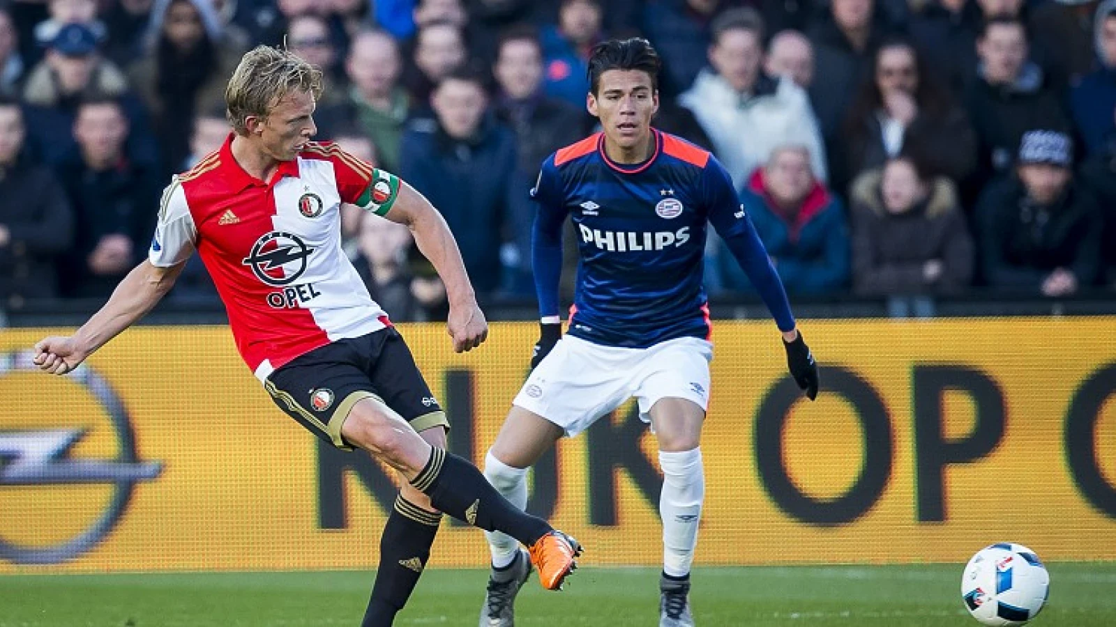 Kuyt fel: 'Dan pik je die gekken eruit en je laat ze nooit meer toe in een stadion'