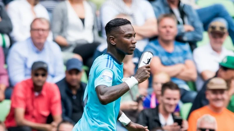 FOTO | Trotse Elia ontvangt 'Gouden veter'