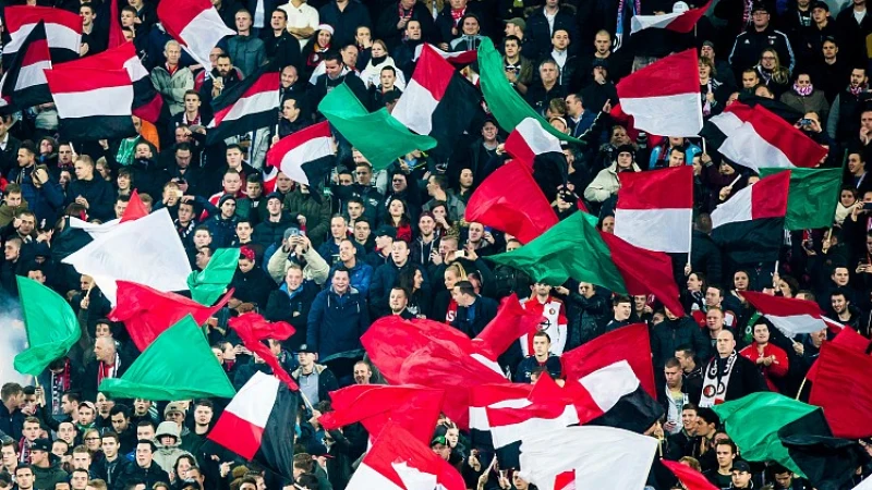 FOTO | Feyenoord-vlag prominent aanwezig bij Olympische Spelen