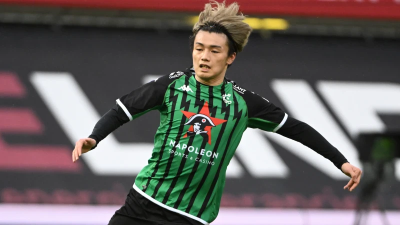 'Feyenoord brengt bod uit op Ayase Ueda'