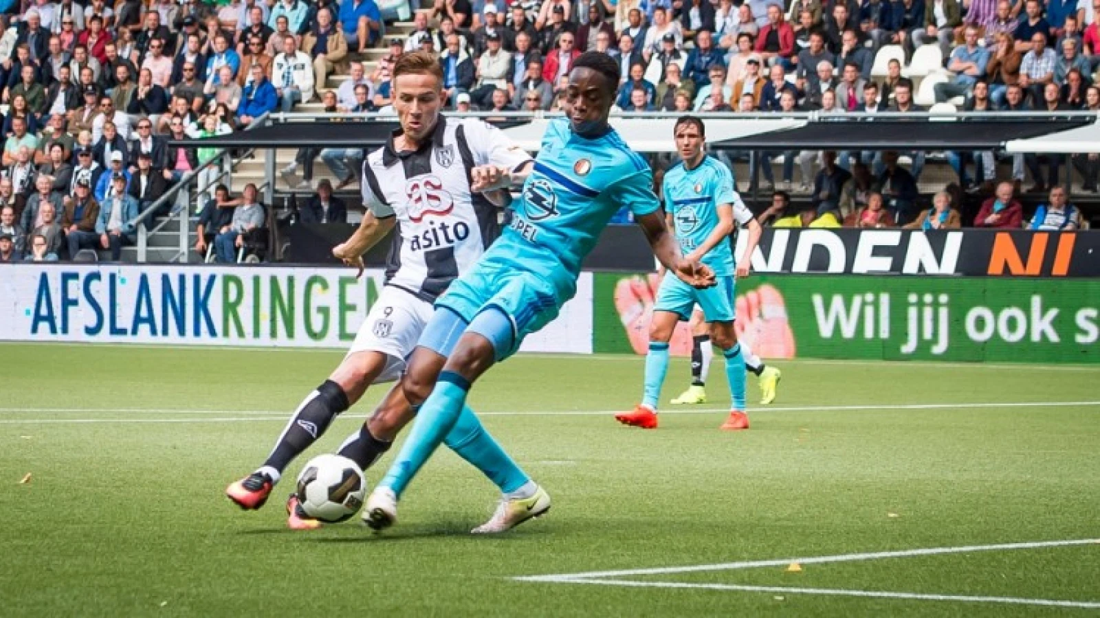 Terence Kongolo traint apart van de groep