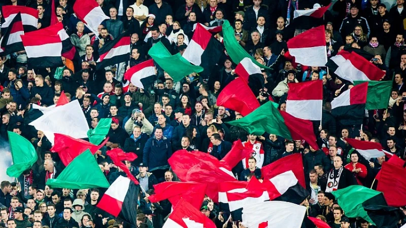 Rondom de wedstrijd | Feest op het stadhuisplein