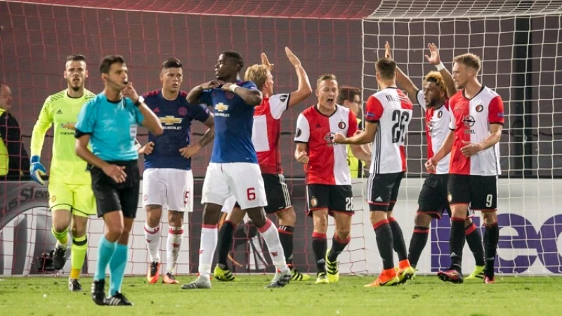 Engelse media niet mals: 'United speelde zeer zwak. Excuses zijn niet op zijn plaats'