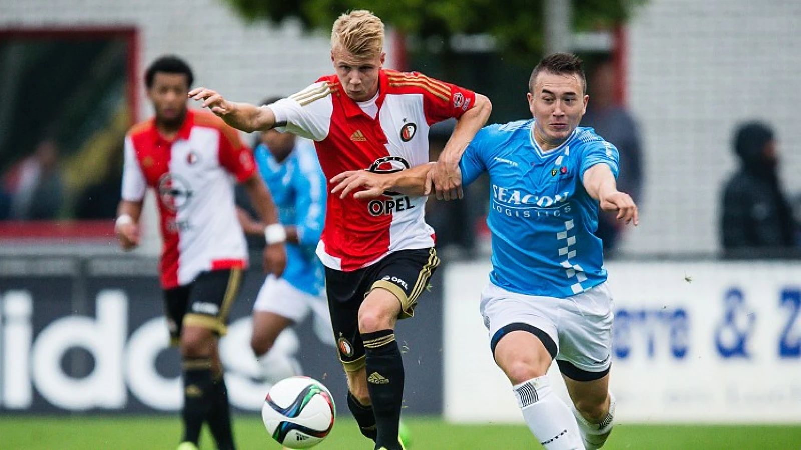 Feyenoord danst niet naar pijpen KNVB en zoekt oplossing voor talenten