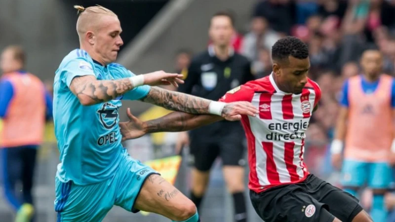 Kapper Feyenoord-spelers: 'Karsdorp heeft nu veel meer uitstraling'