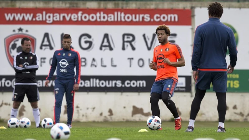 VIDEO | Bilal en Vilhena gaan 'los' op muziek tijdens trainingskamp