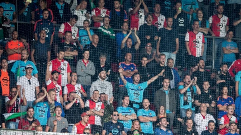 Feyenoord tegen NEC gesteund door vol uitvak