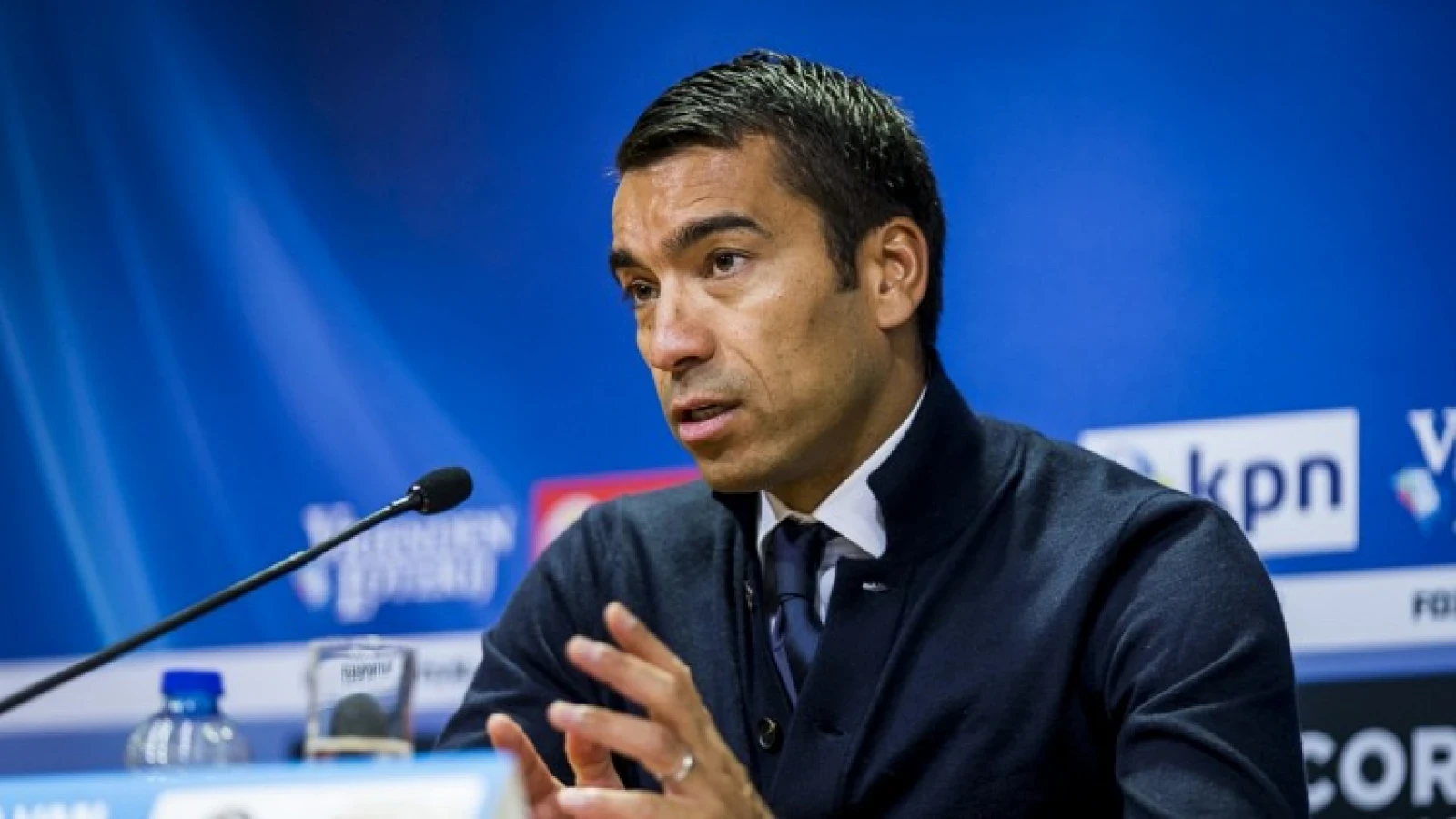 Van Bronckhorst trots op internationals Feyenoord: 'Beter voor de club'