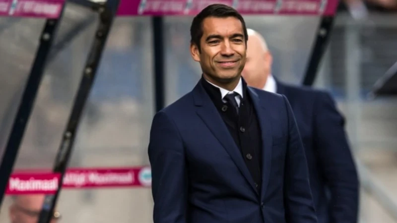 Van Bronckhorst: 'Het verleden telt niet meer, maar het moment'