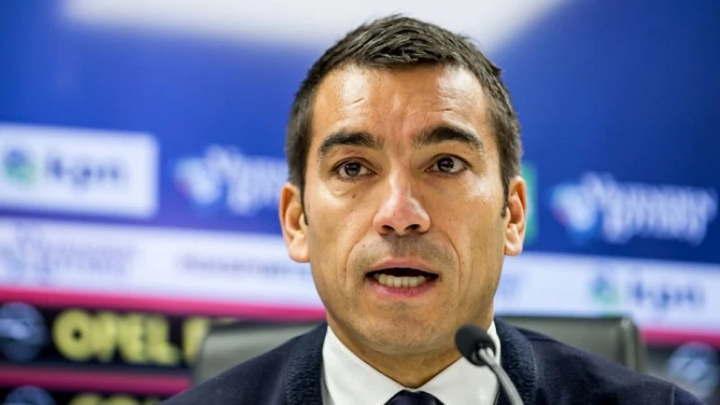 Van Bronckhorst: 'Dat hielp ons niet'