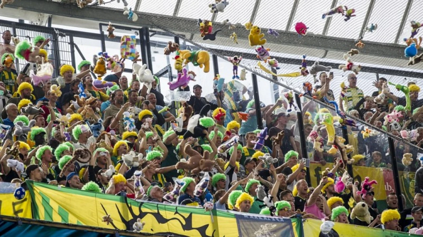 Actie van fans van ADO Den Haag tijdens wedstrijd tegen Feyenoord genomineerd voor FIFA Fan Award