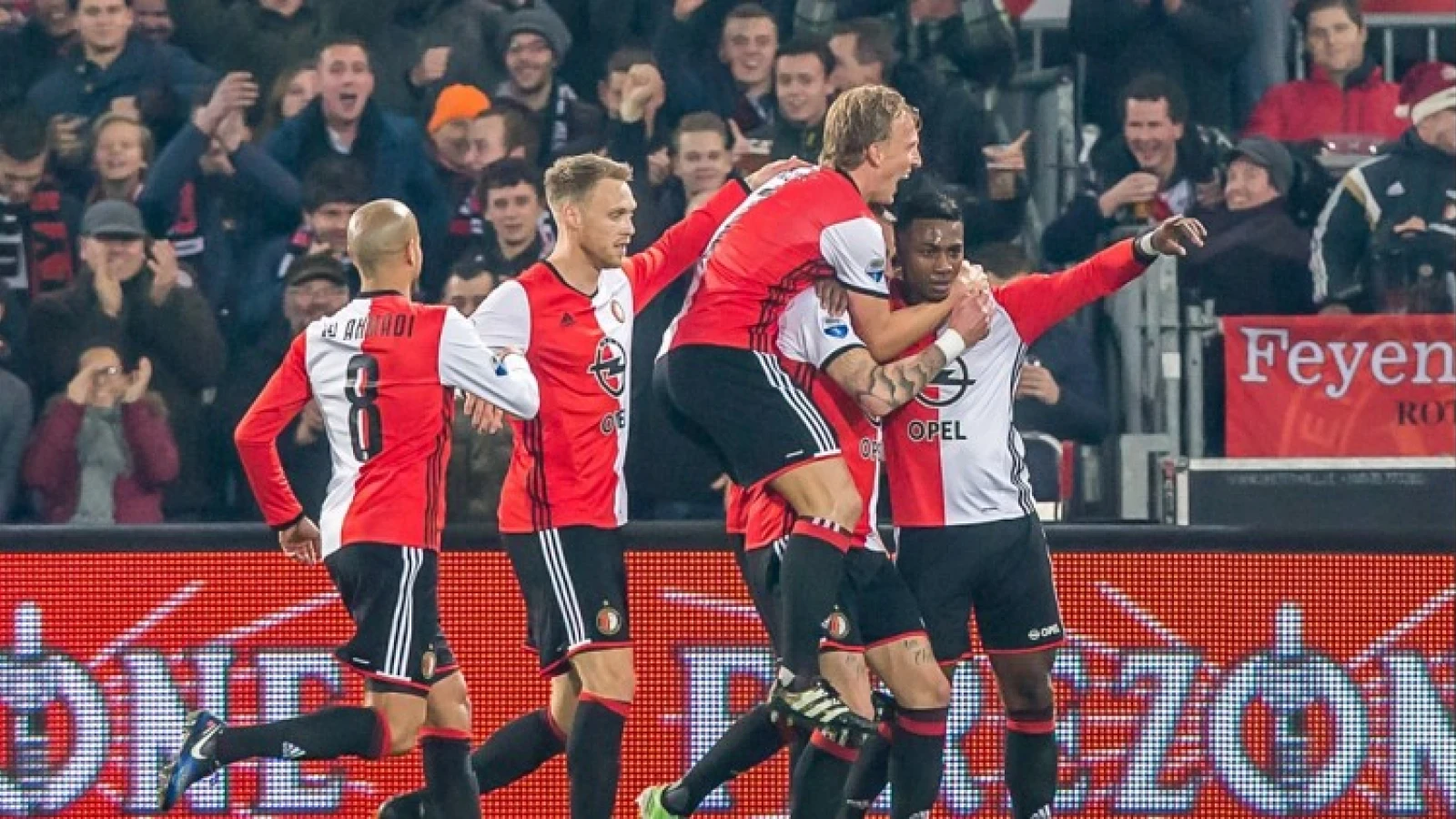 Feyenoord loopt uit op concurrentie na gelijkspel in topper