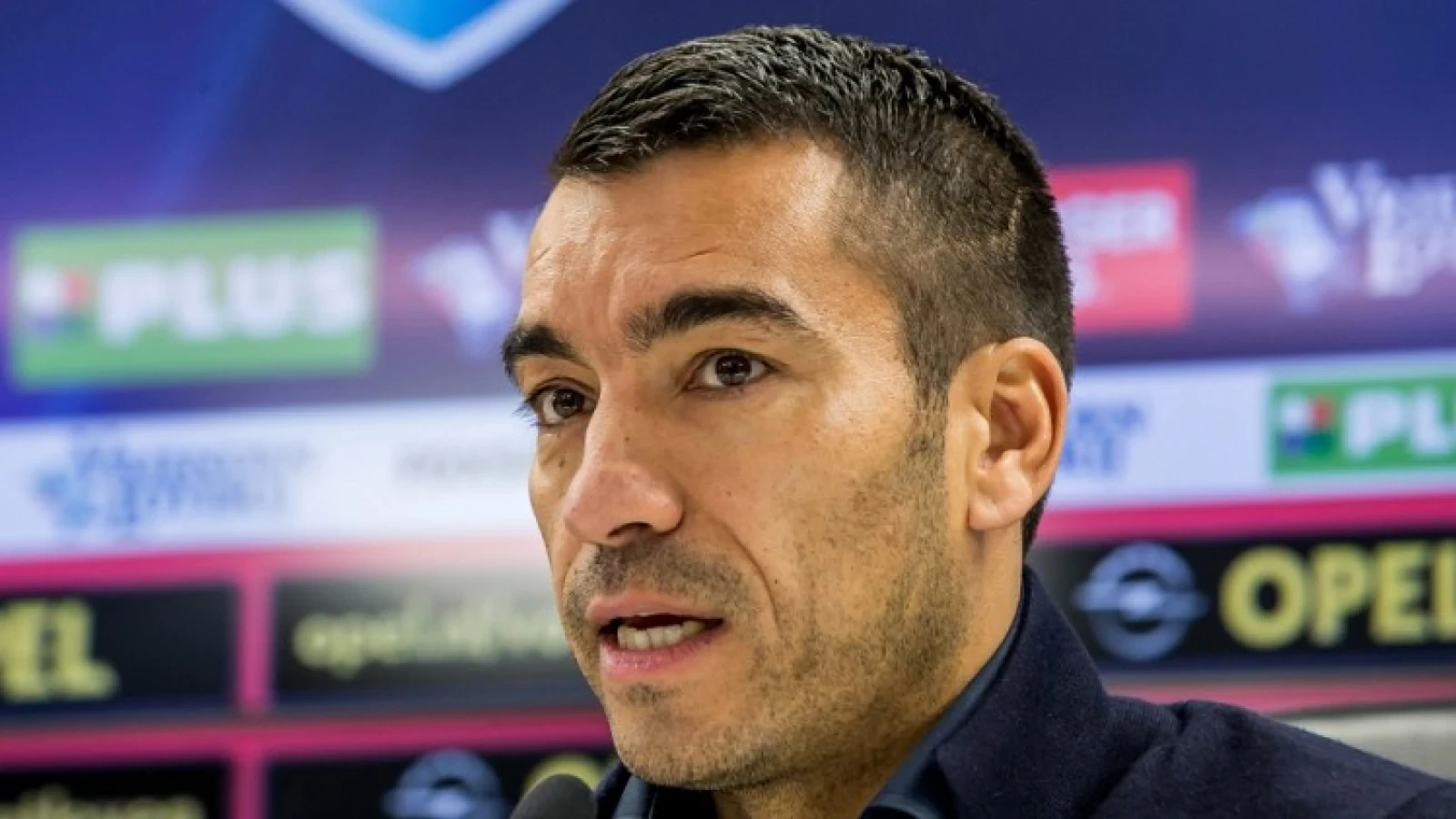 Van Bronckhorst: 'Om daar een punt van te maken is onzin'