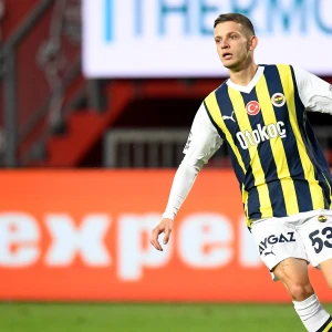 Oud-Feyenoorders | Szymanski wederom belangrijk voor Fenerbahçe