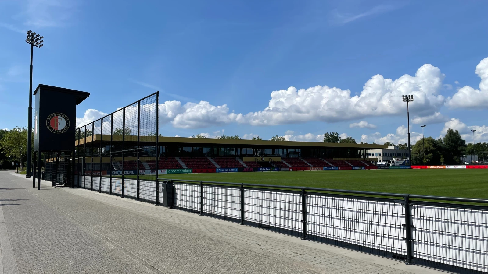 Feyenoord Onder 21 speelt door laat doelpunt gelijk tegen SC Cambuur Onder 21