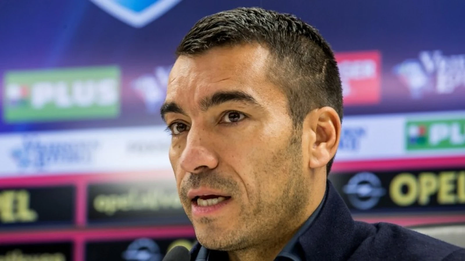 Van Bronckhorst: 'Hij gaat spelen'