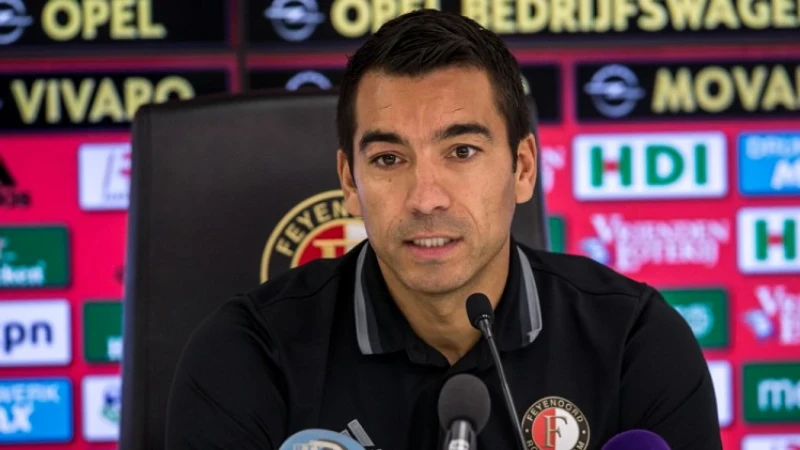 Van Bronckhorst doet oproep aan spelers