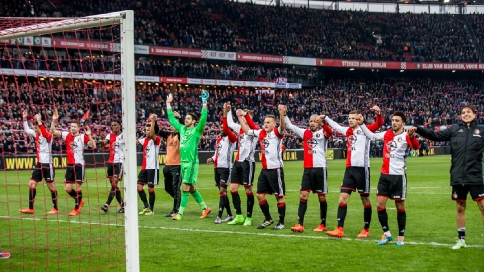 VIDEO | Spelers en supporters vieren overwinning op PSV