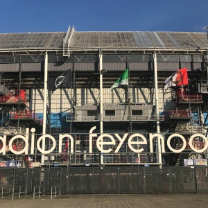 De Leeuw: 'Alles wat je bij Feyenoord doet, lekt uit'