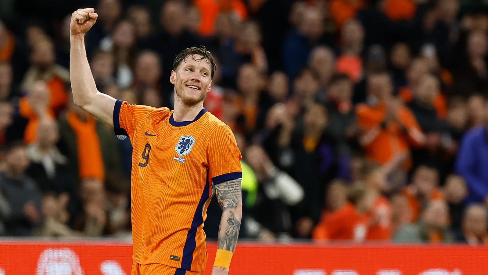 Nederlands elftal wint met klinkende cijfers van IJsland
