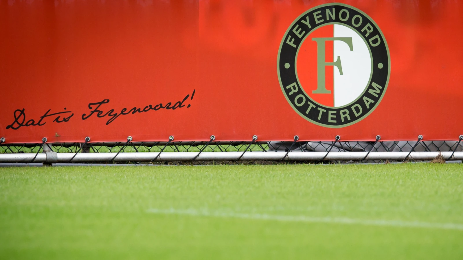 'Feyenoord hint op lancering thuisshirt'
