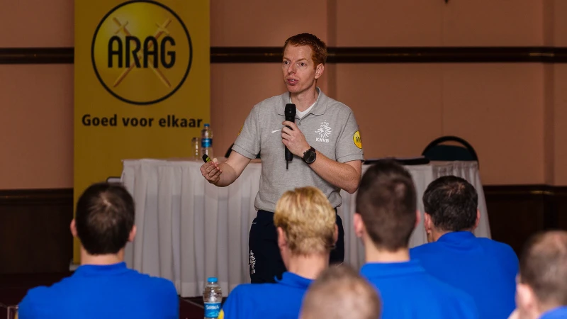 OFFICIEEL | Raymond van Meenen stapt over naar KNVB