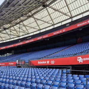 Feyenoord past interieur De Kuip aan