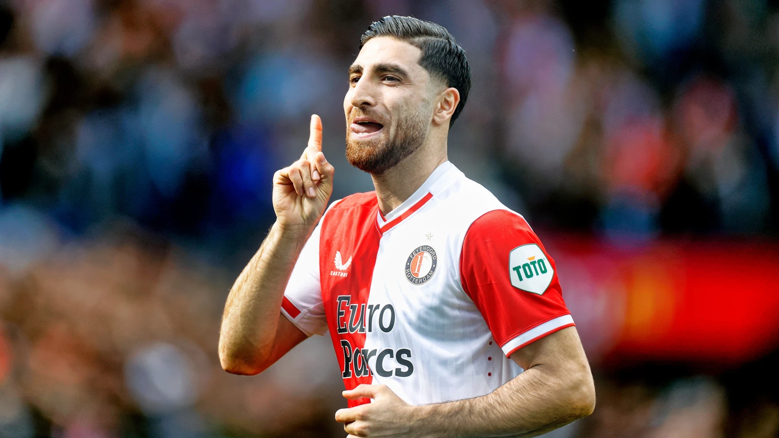 'Jahanbakhsh en Feyenoord in gesprek over nieuwe overeenkomst'