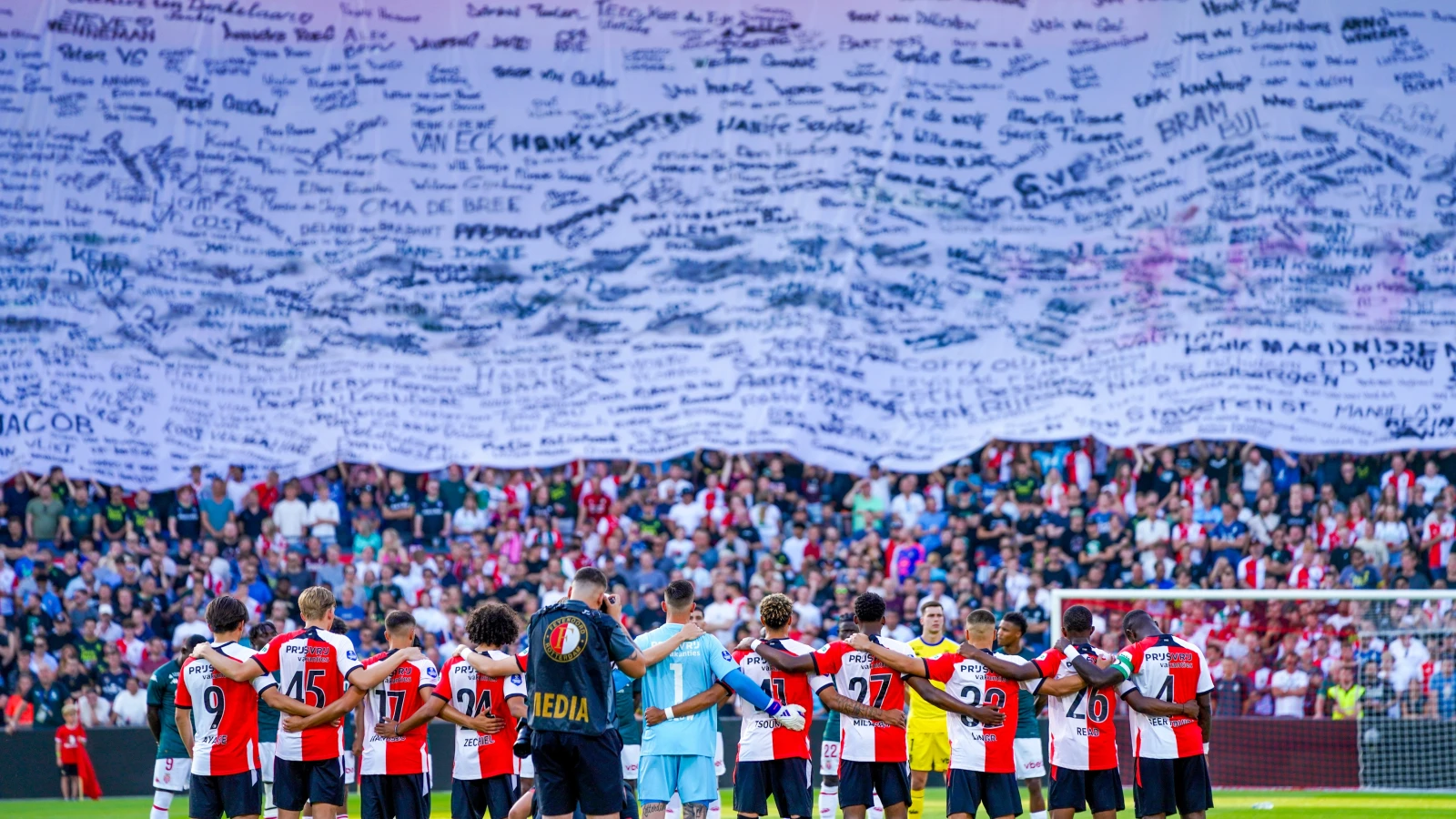 VIDEO | Achter de schermen bij het Herdenkingsdoek