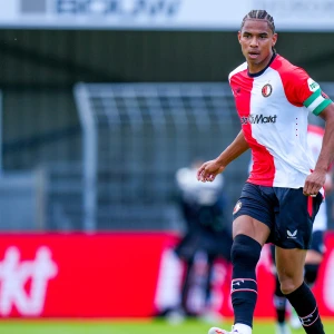 Stengs reageert: 'Ik besefte steeds meer hoe goed ik het bij Feyenoord heb en wil daar blijven'