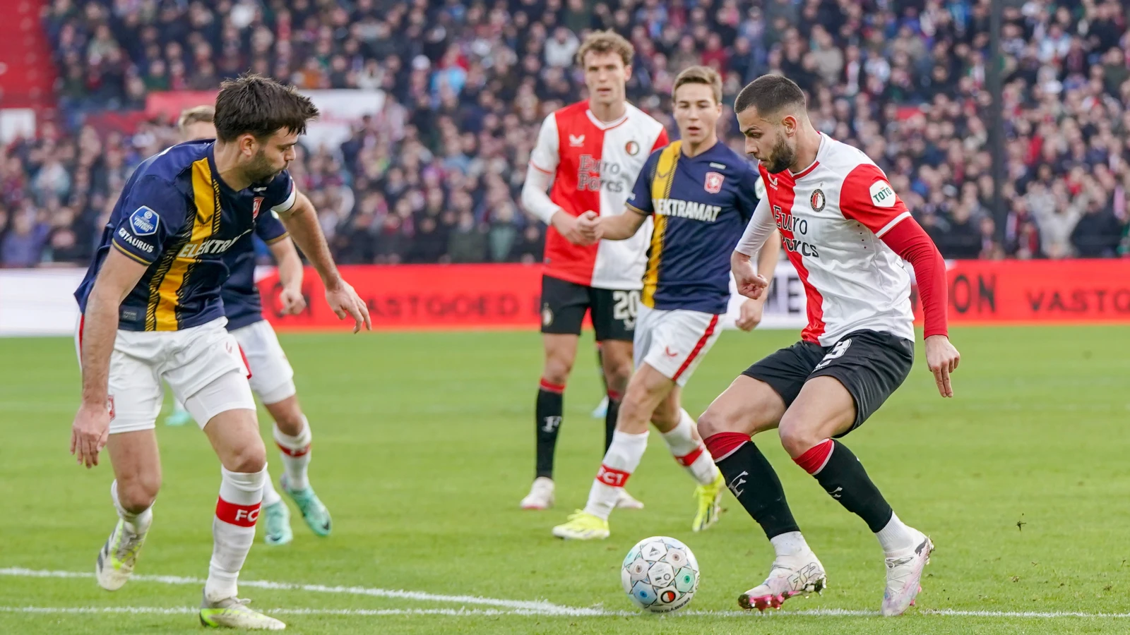 Thuiswedstrijd Feyenoord tegen FC Twente krijgt nieuwe begintijd