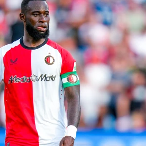 'Feyenoord stap dichterbij verlengen contract Geertruida'