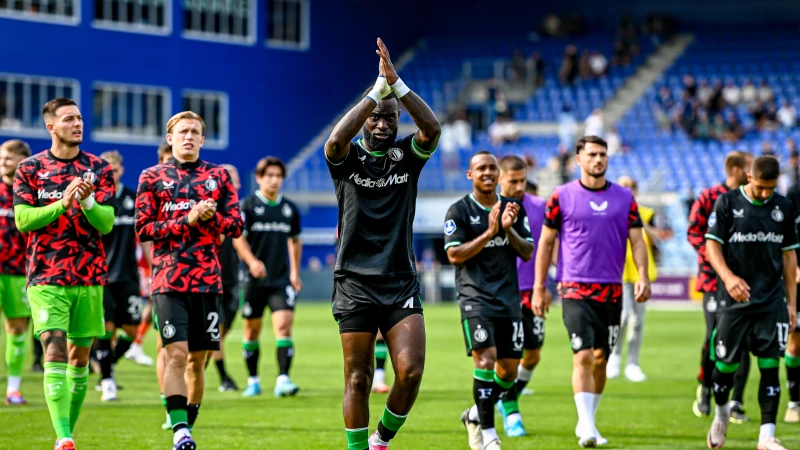 De kranten | 'Feyenoord haalt hard uit tegen zwak PEC Zwolle'