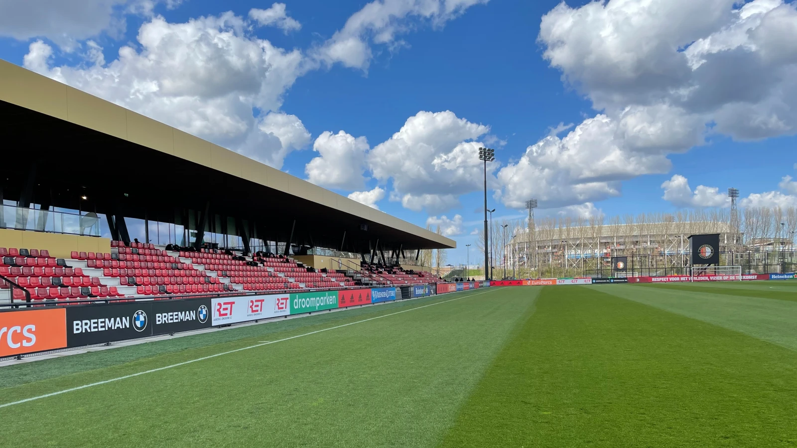 Feyenoord Onder 21 boekt zege na strafschoppen en bekert verder, heldenrol voor Berger