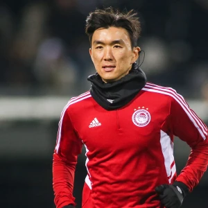 'Feyenoord legt openingsbod neer voor Hwang In-beom'