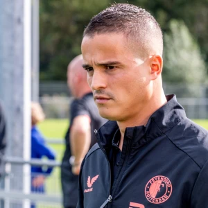 Afellay over verdediger: 'Moet je kijken hoe hij terugloopt, alsof hij een zak aardappelen op zijn rug heeft'