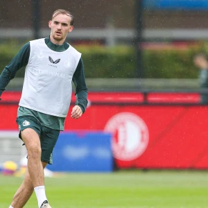 Beelen terug op trainingsveld, basisspeler van zaterdag ontbreekt op laatste training