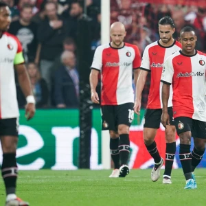 Feyenoord start Champions League met ruim verlies tegen Bayer 04 Leverkusen