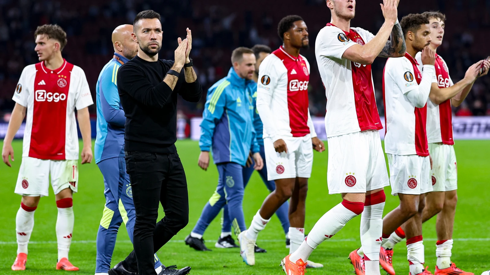 EREDIVISIE | Wint Ajax na de doordeweekse triomf opnieuw?