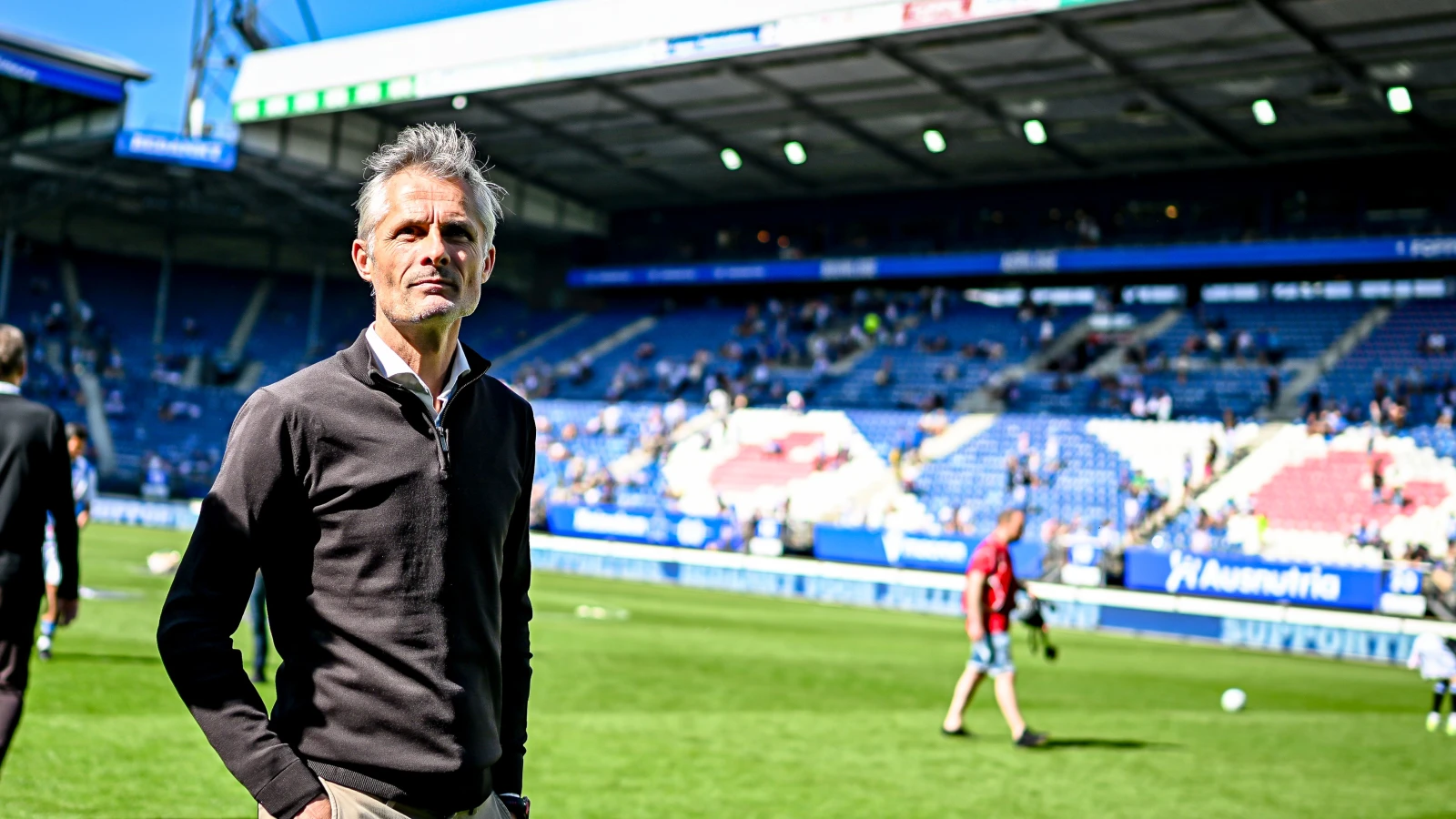 Oud-bondscoach Oranje Onder 17 lovend over Feyenoorder: 'Hij wil het team bij elkaar houden'