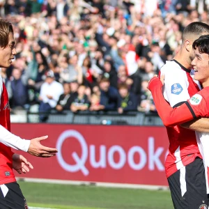 Strijdend Feyenoord wint in De Kuip van FC Twente