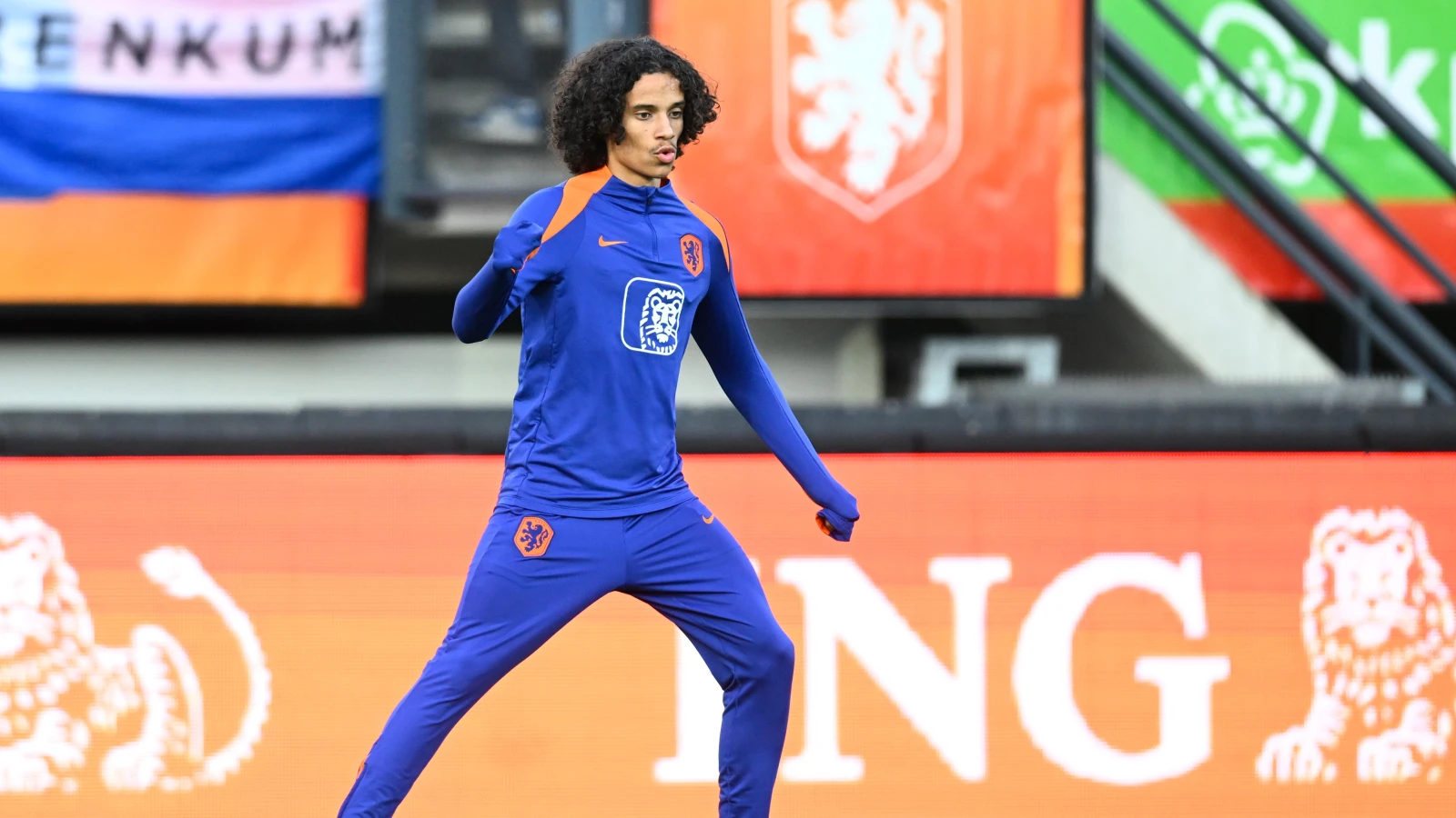 Gjivai Zechiël geblesseerd naar de kant bij Jong Oranje