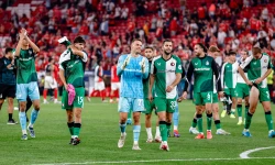 STAND | Feyenoord klimt op ranglijst na winst op SL Benfica