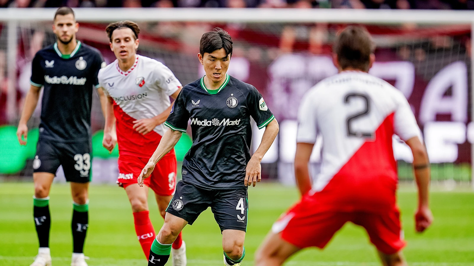 LIVE| FC Utrecht - Feyenoord 0-1 | De tweede helft is begonnen