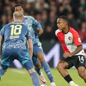 Feyenoord kan geen vuist maken en verliest van Ajax