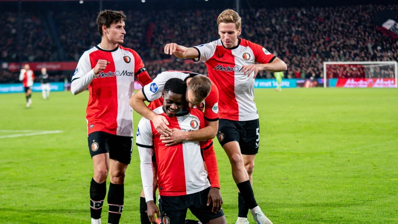 STAND | Feyenoord verkleint achterstand op koploper na winst op AZ