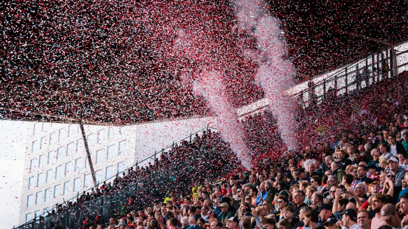 EREDIVISIE | Nummer drie en twaalf tegenover elkaar