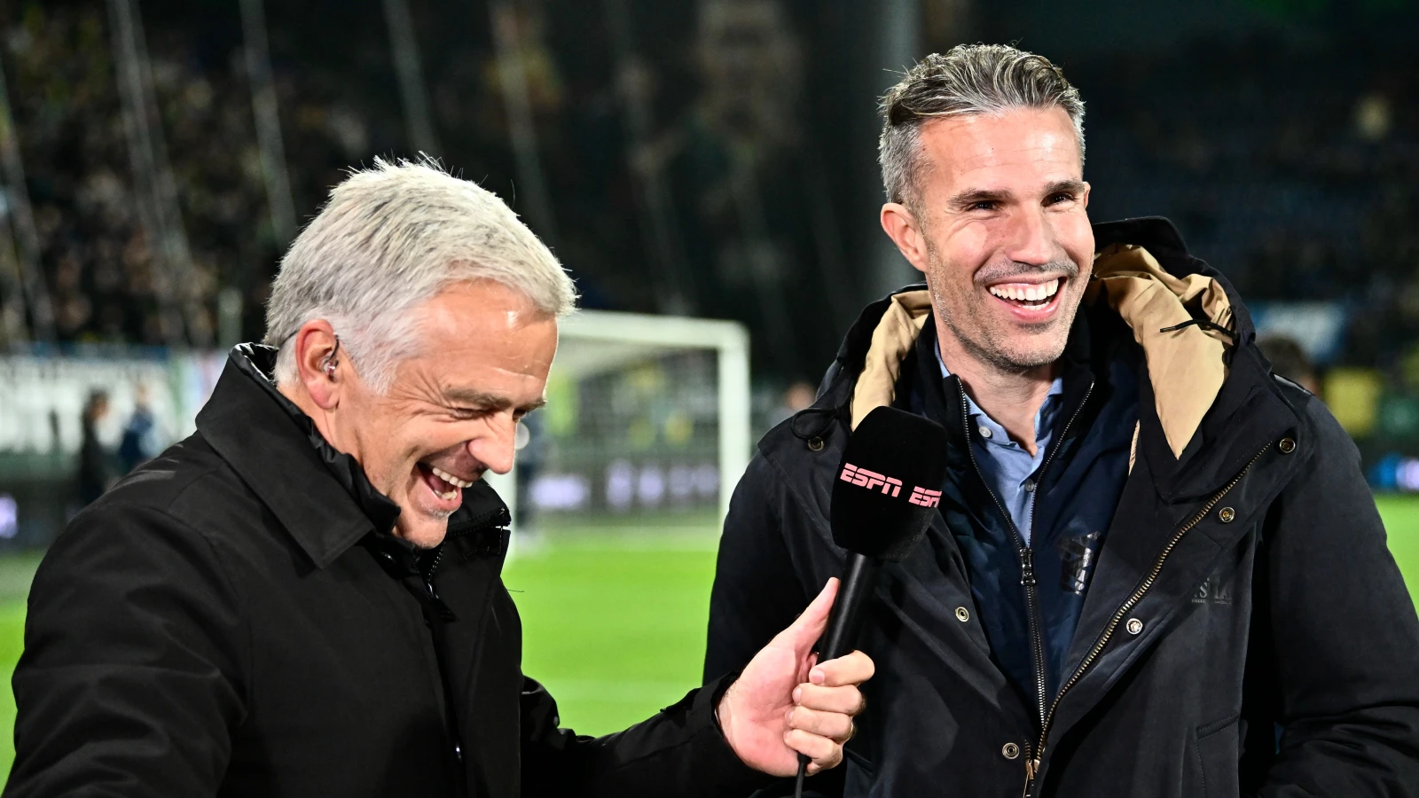 Van Persie doet ervaring op: 'Hij heeft straks een goed gevulde rugzak'