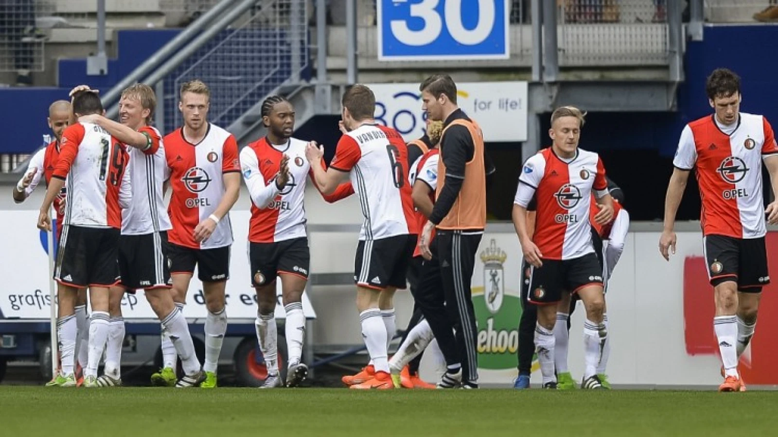 OPSTELLING | Veel jeugdspelers in de basis