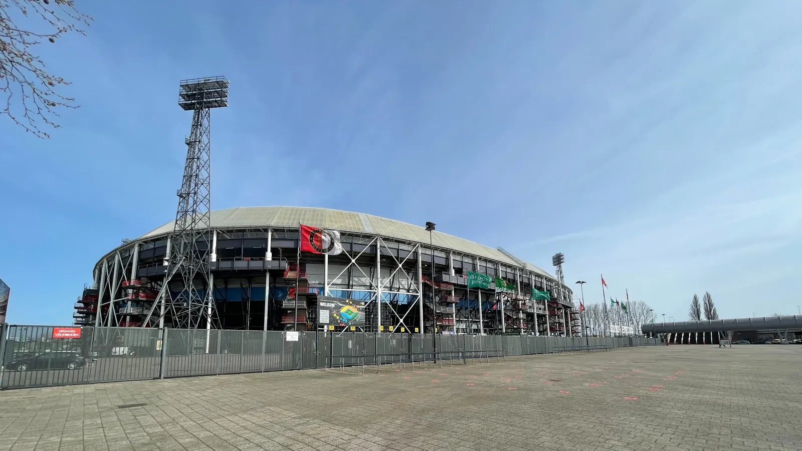 'Inmiddels heeft Feyenoord contact met zijn ouders opgenomen om ze naar Rotterdam te krijgen'